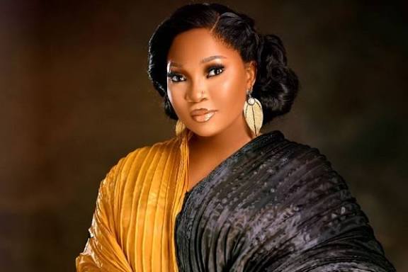 Jumoke Odetola Slams Critics Over Hilda Baci's Jollof