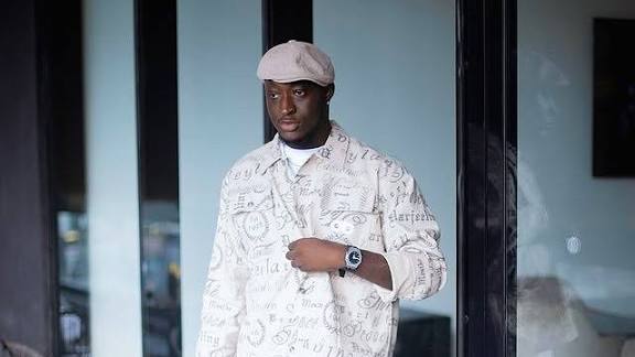 Fan Surprises Carter Efe With Lagos Duplex