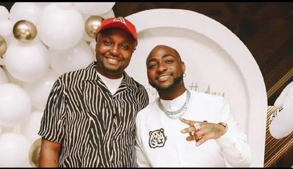 “If no be Panasonic Smart TV, I no do” – Israel DMW Shows off N7m TV Purchase