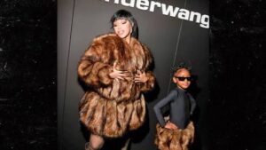 Kulture Hilariously Hijacks Cardi B's Instagram Live