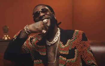 Burna Boy Turns Motivational Speaker in New Clip, Fans React